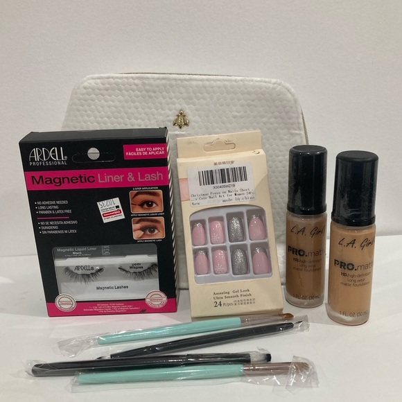 GUERLAIN Other - NEW!!! Guerlain Cosmetic Pouch Velour Bag Makeup Case Filled With Products